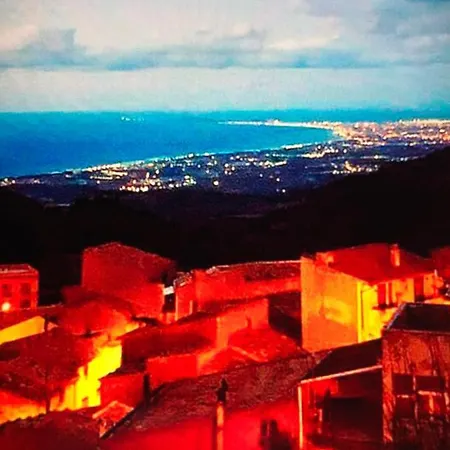 Holiday home Un Balcone Sul Mare-casa I Carruggi- Sicilia&toscana- *