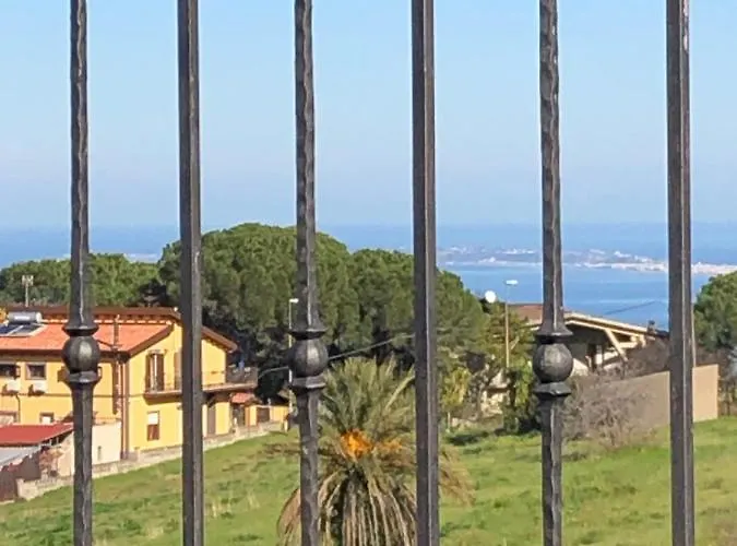 Un Balcone Sul Mare-casa I Carruggi- Sicilia&toscana- Сasa de vacaciones Basicò