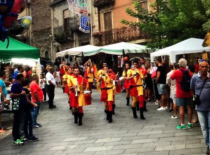 Un Balcone Sul Mare-casa I Carruggi- Sicilia&toscana- Сasa de vacaciones Basicò